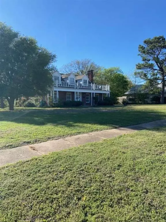 Bowie, TX 76230,900 Coffield Street