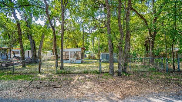 3809 Totem Trail,  Granbury,  TX 76048