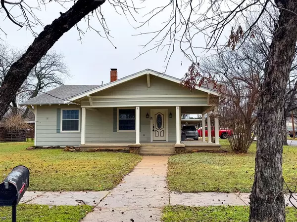 601 S Bassett Street, Eastland, TX 76448