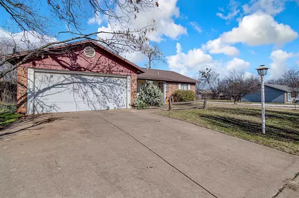 Crowley, TX 76036,629 E Mission Street