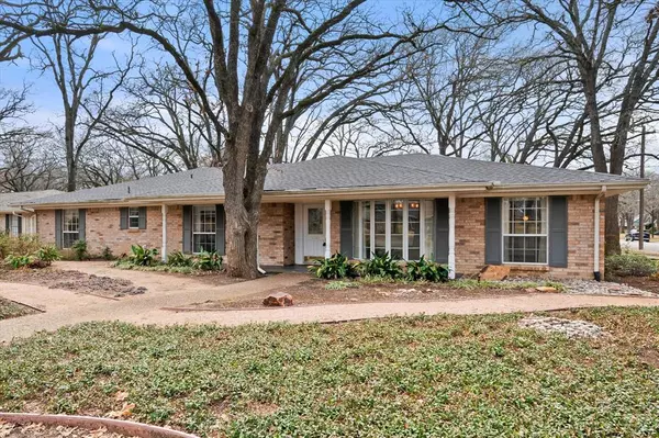 2210 Highland Circle, Corsicana, TX 75110