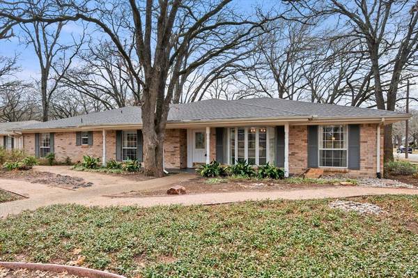 2210 Highland Circle, Corsicana, TX 75110