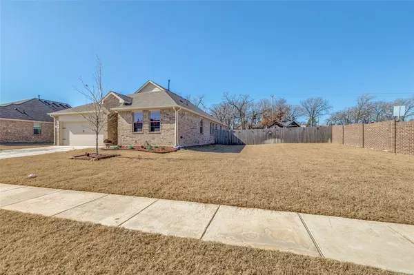 Azle, TX 76020,229 Post Oak Street