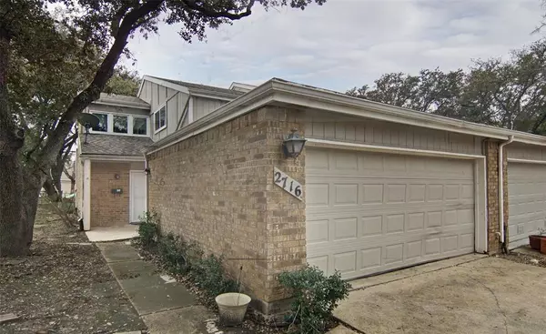 2716 Creek Wood Court, Carrollton, TX 75006