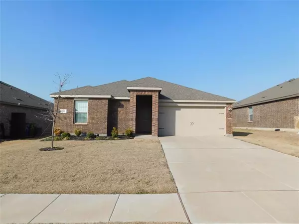 913 Glover Drive, Aubrey, TX 76227