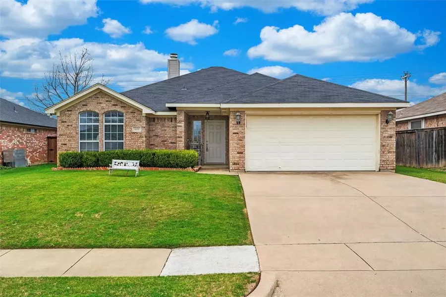 532 Thistle Meade Circle, Burleson, TX 76028