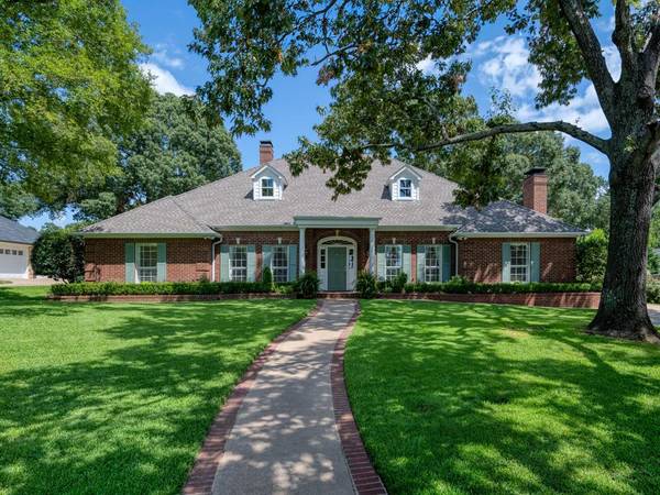 6512 Hollytree Circle, Tyler, TX 75703