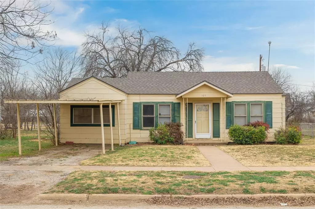 Coleman, TX 76834,109 Hollywood Street