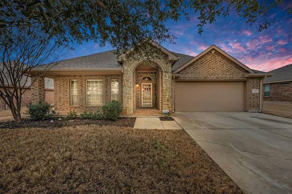 1105 Fairhaven Drive, Glenn Heights, TX 75154