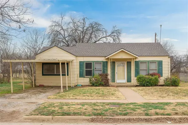 109 Hollywood Street, Coleman, TX 76834