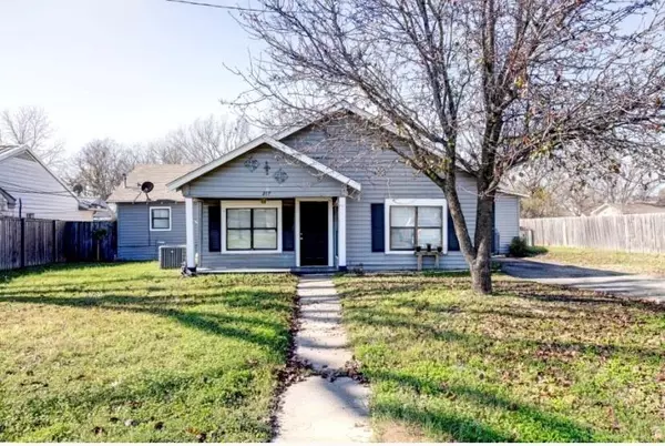 217 S Harmon Street, Fairfield, TX 75840