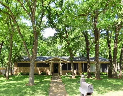 142 Nottingham Circle, Bridgeport, TX 76426