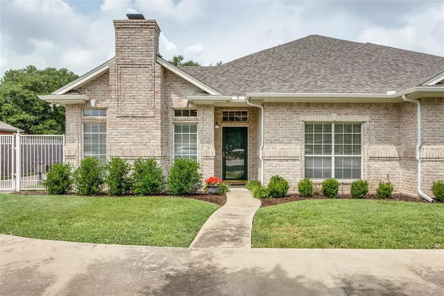 5602 Ledgestone Drive, Fort Worth, TX 76132