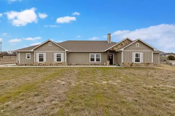 1084 Justin Drive, Springtown, TX 76082