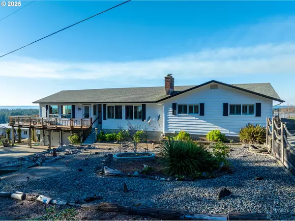 335 SUNSET DR, Reedsport, OR 97467