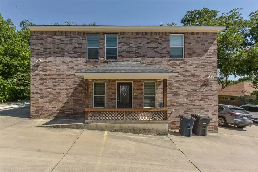 2530 S University Drive, Fort Worth, TX 76109