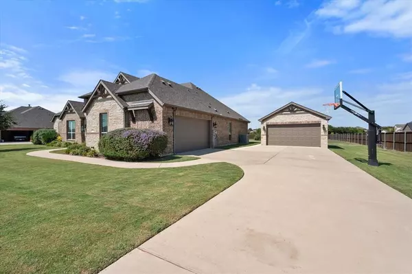 7831 Loyalty Lane, Waxahachie, TX 75167