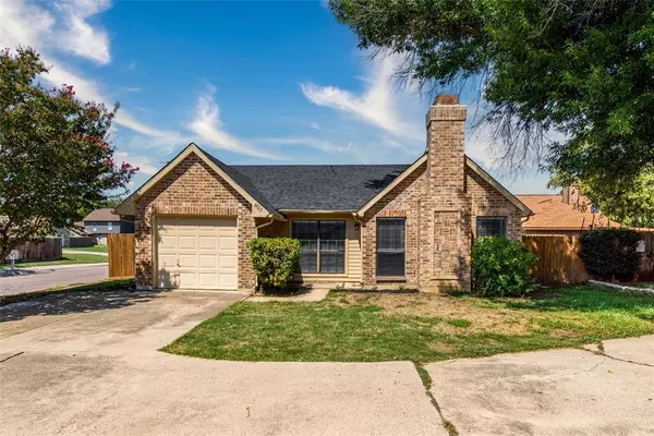 6722 Dandelion Drive,  Fort Worth,  TX 76137