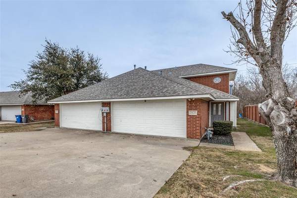 2826 Sunset Strip Avenue, Glenn Heights, TX 75154