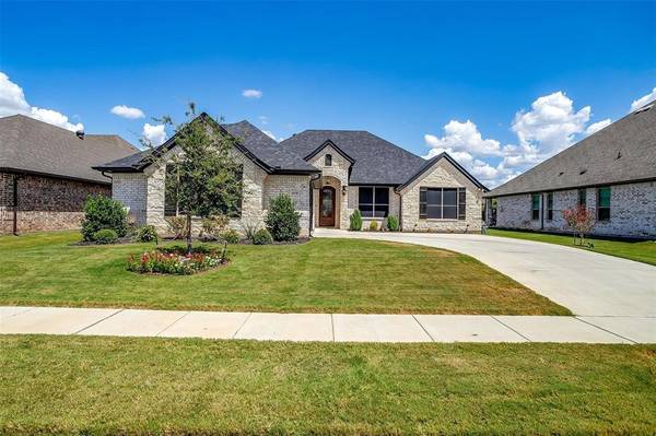 1058 Mickelson Drive, Granbury, TX 76048