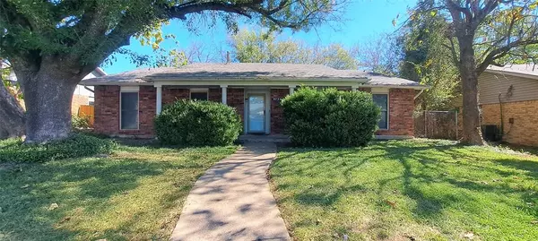 9724 White Ash Road, Dallas, TX 75249