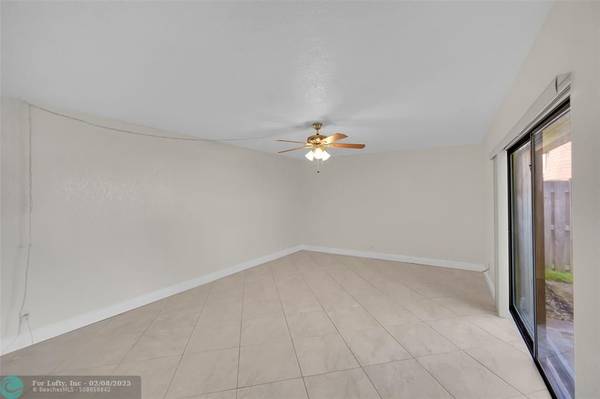 Palm Springs, FL 33461,128 Lake Arbor Dr  #128