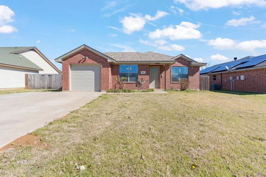 608 Mesquite Drive, Rio Vista, TX 76093