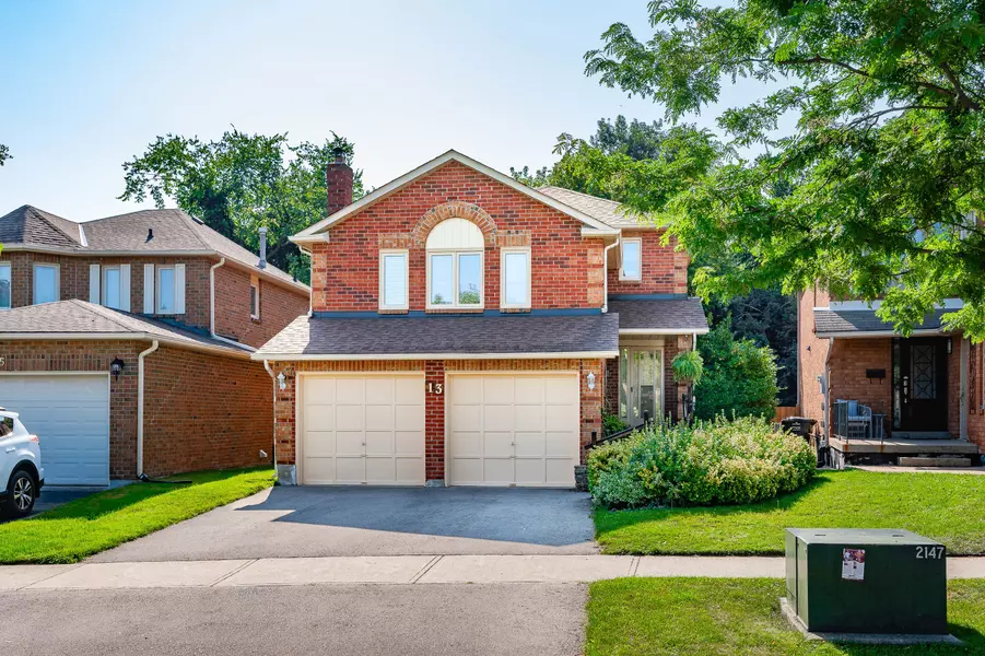 13 Pinellas DR, Brampton, ON L6Z 3B9