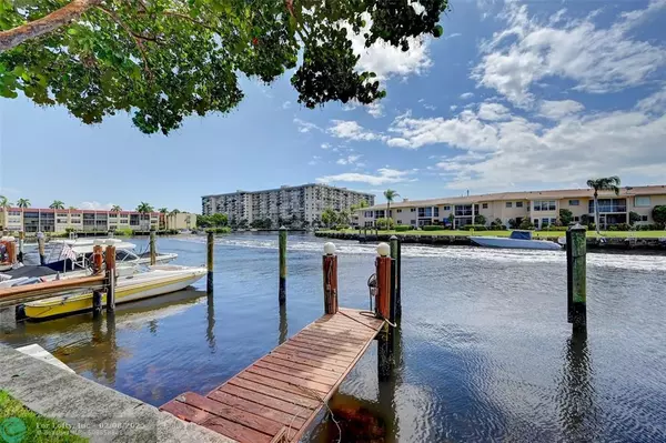 Pompano Beach, FL 33060,1100 SE 5th Ct  #12