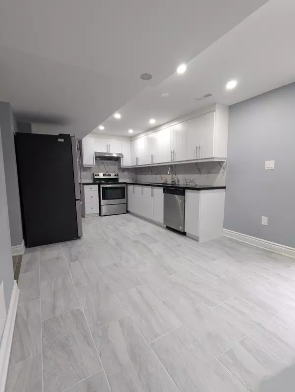 Mississauga, ON L5N 7Z7,1599 Samuelson CIR #basement