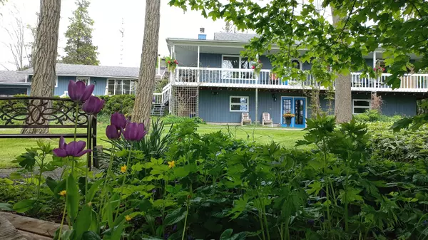 430 Lakeside DR, Prince Edward County, ON K0K 1T0