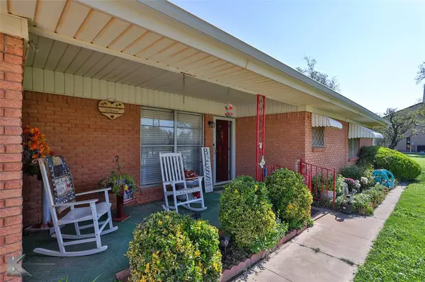 Trent, TX 79561,242 NW 2nd Street