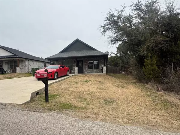 920 Colorado River Drive, Granbury, TX 76048