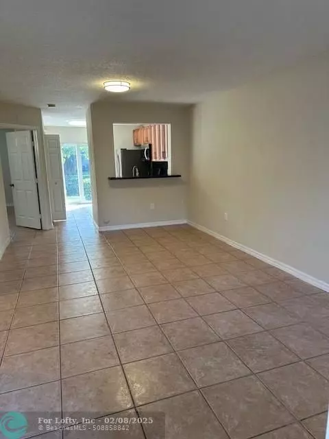 Pembroke Pines, FL 33024,7920 NW 6th St  #103