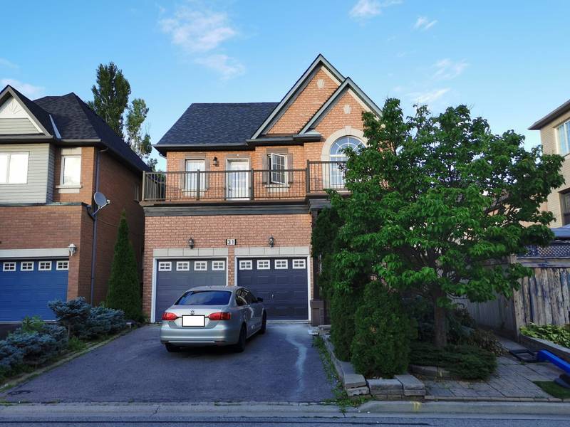 31 Pietro DR #Upper, Vaughan, ON L6A 3K5