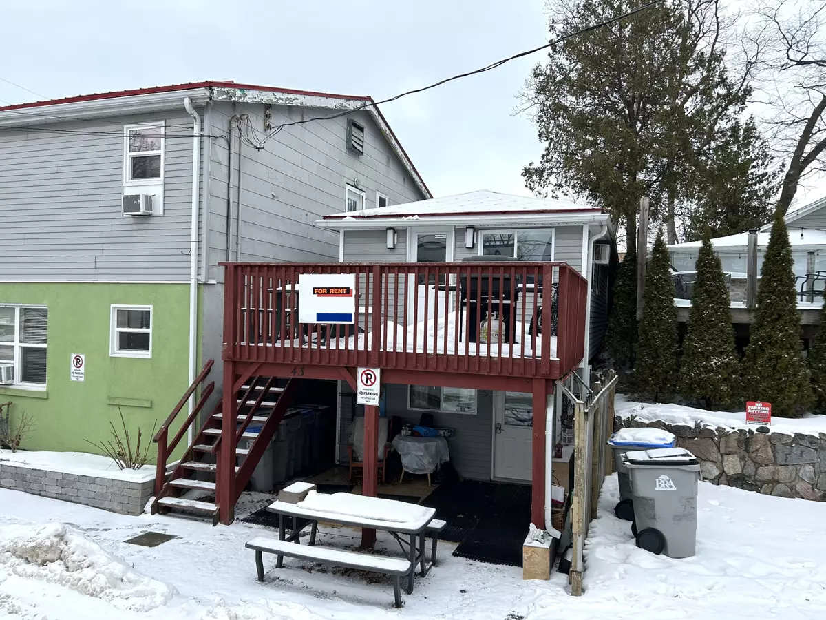 Lambton Shores, ON N0M 1T0,43 Main ST #6