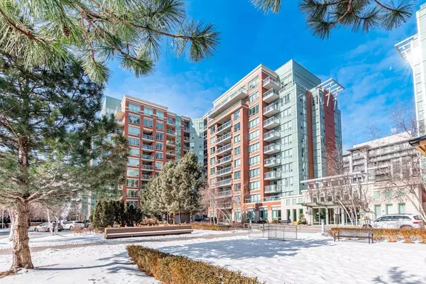 48 Suncrest BLVD #811, Markham, ON L3T 7Y6