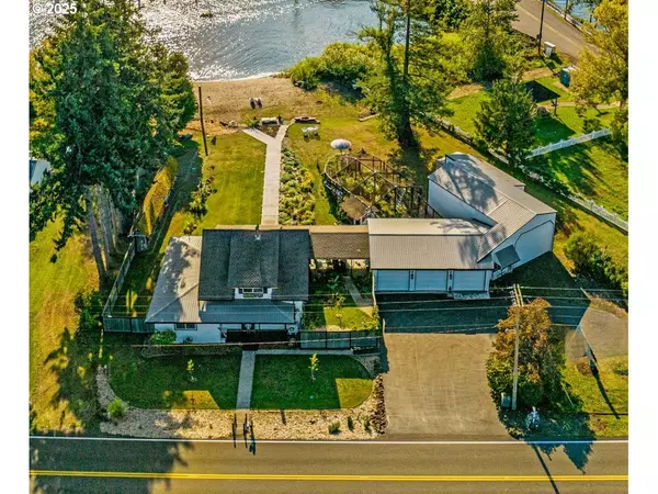 10 E SUNNY SANDS RD, Cathlamet, WA 98612