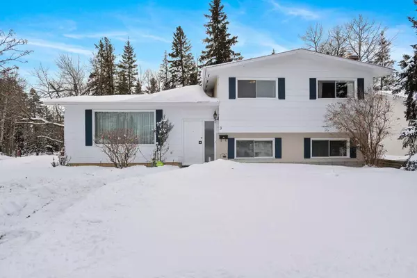 3 Chickadee DR, Whitecourt, AB T7S 1G3