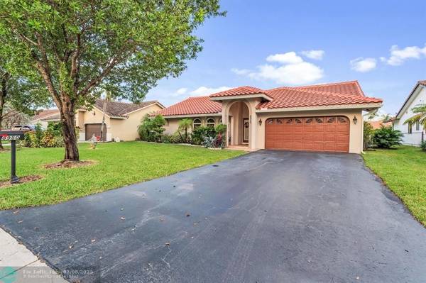 8950 NW 45th Ct, Coral Springs, FL 33065