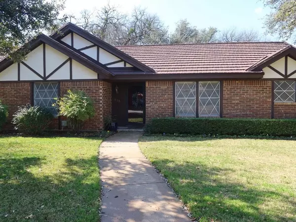 7813 Regatta Court, Fort Worth, TX 76179