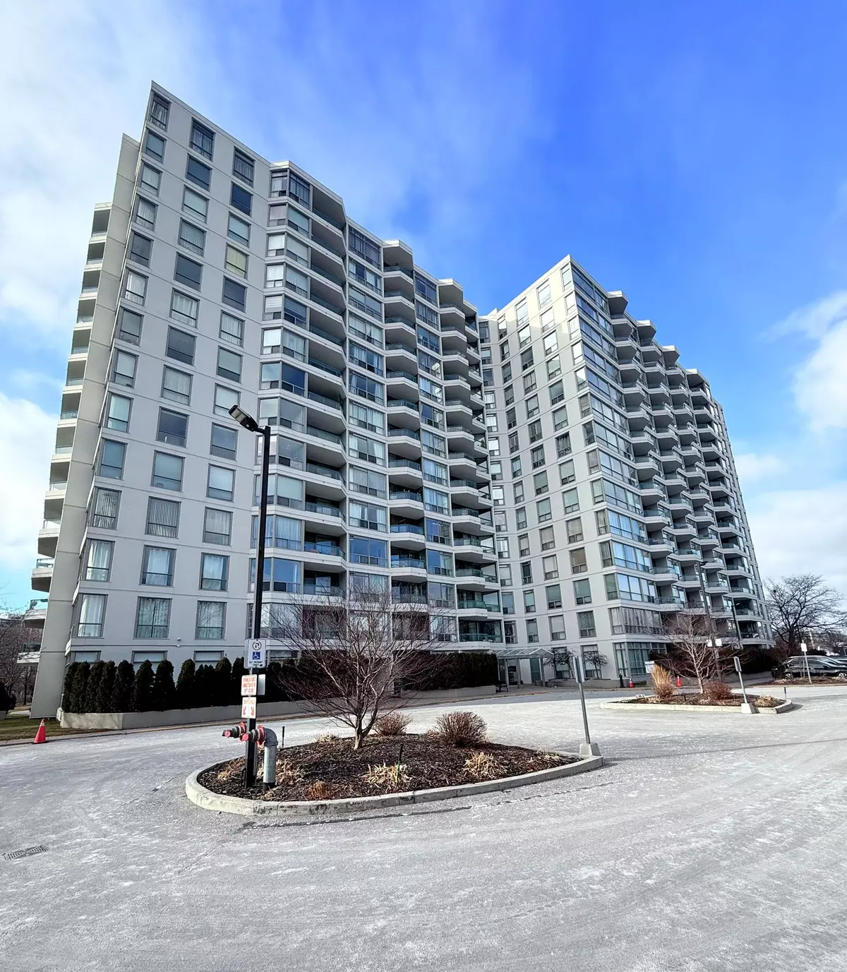 Toronto E07, ON M1S 5B3,4727 Sheppard AVE E #1210