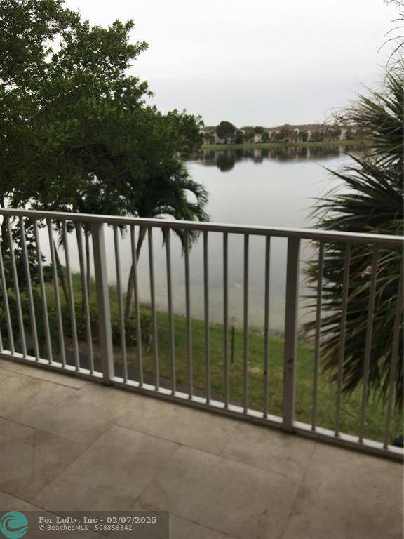 5065 Wiles Rd  #306, Coconut Creek, FL 33073