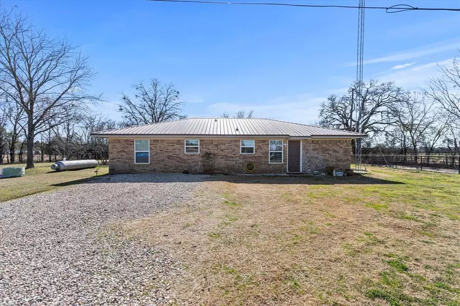 1008 Vz County Road 3809, Wills Point, TX 75169