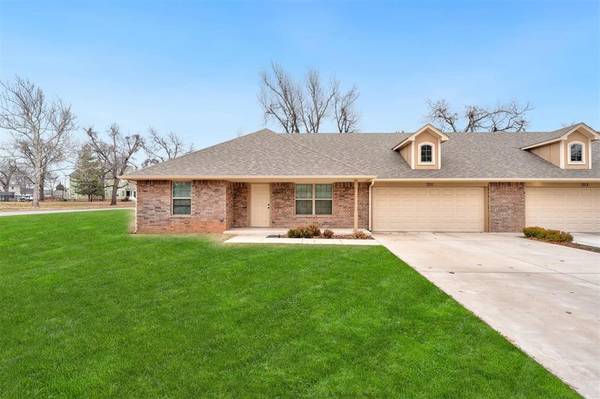 211 S 15th Street, Chickasha, OK 73018