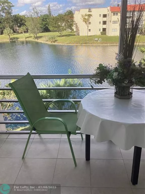 Fort Lauderdale, FL 33322,3001 Sunrise Lakes Dr  #207