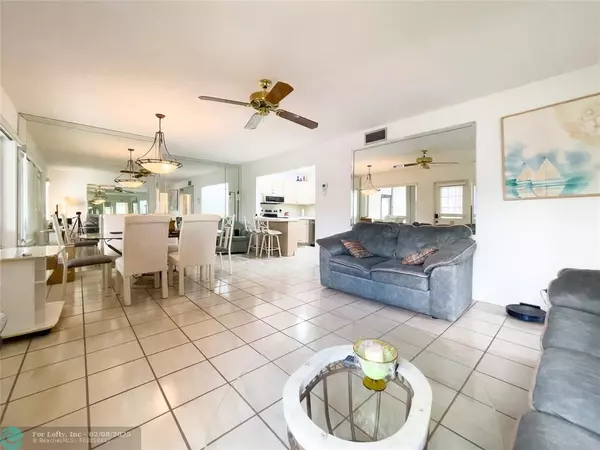 Greenacres, FL 33463,301 Knotty Pine Cir  #D2