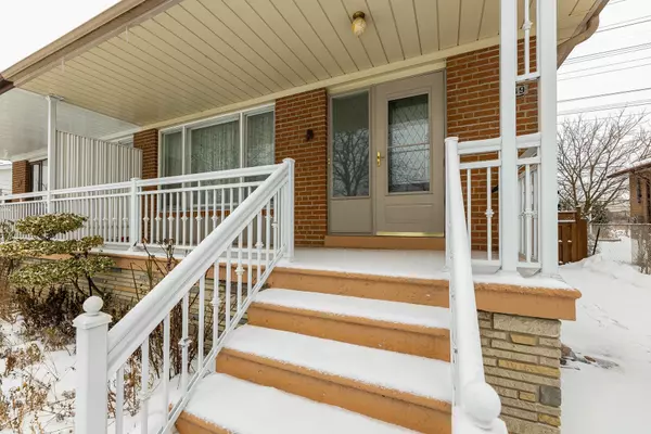 Toronto W10, ON M9V 2B8,39 Elmvale CRES