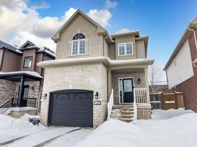 138 Sun King CRES, Barrie, ON L4M 0E5