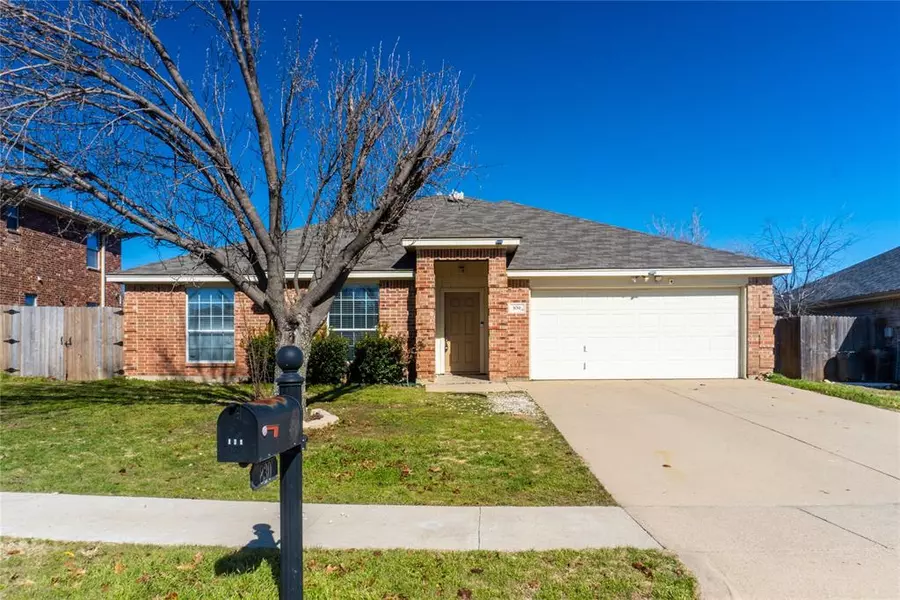 830 La Sierra Court, Crowley, TX 76036